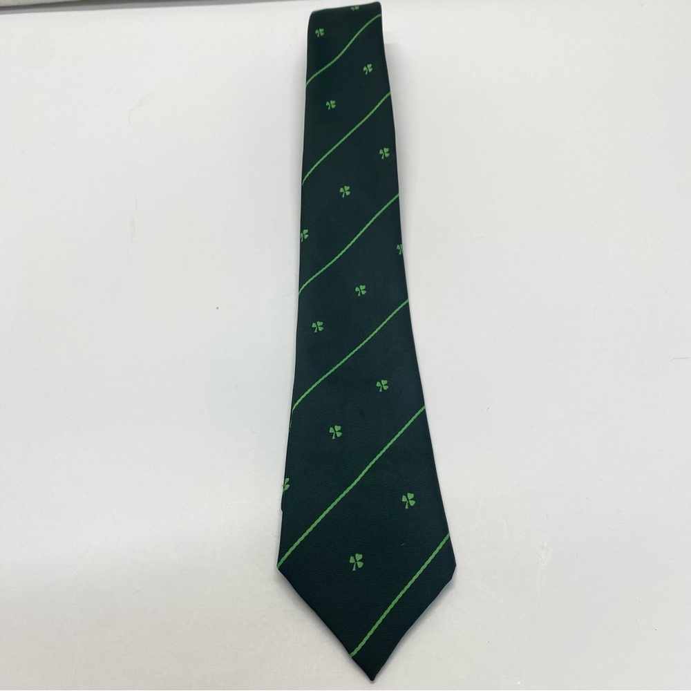 CTC Mens Neck Tie made in Ireland Green w/Shamrock 57 inches Fun Casual Business